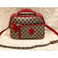 ราคา กระเป๋าหนัง มือสอง แบรนด์ analdo bossini สภาพสวย มีช่องใส่ของช่องใหญ่ 4 ช่อง ภายในสะอาด กระเป๋าทำด้วยวัสดุหนังแคนวาส มีขนาดฐานกว้าง 4 นิ้วยาว 10 นิ้วสูง 8 นิ้ว (22976603132)