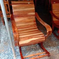 ราคา เก้าอี้โยกไม้ประดู่ใหญ่ มีของพร้อมส่ง ฟรีค่าจัดส่ง (4724300911)