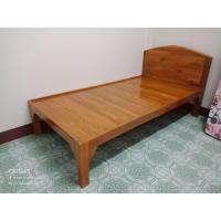 ราคา Winwood เตียงหัวโค้ง งานดิบไม่ทำสี เตียงนอนไม้สัก เอาไปทาสีเองตามชอบ เตียง3ฟุตครึ่ง มีขอบยกช่วยกั้นที่นอนได้ เตียงไม้ เตียงนอนคนเดียว เตียงเดี่ยว เตียงไม้แท้ ความสูงถึงขอบเตียง45ซม ถึงหัวเตียง100ซม (2
