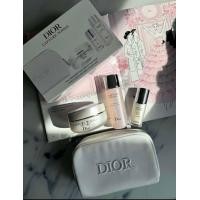 ราคา ครีมบำรุงผิวหน้า Dior Capture Totale Firming Wrinkle Correcting Crème (23300743444)
