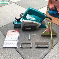 ราคา Makita กบไสไม้ กบไสไม้ไฟฟ้า กบไฟฟ้า ขนาด 3 นิ้ว รุ่น 1900B กำลัง 580W หน้ากว้าง 82mm กินไม้ลึกได้ 2mm แถมใบกบ Makita 2 ใบ (19547195910)