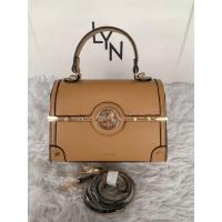 ราคา ทรงเคลลี่ กระเป๋าครอสบอดี้ LYN กระเป๋าสะพายเเบบใหม่ทรงเคลลี่ มี 4 สี พร้อมอุปกรณ์ มี สายยาว เเต่งโลโก้ด้านหน้า ใช้งานถือเเละสะพาย (21761089512)