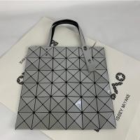 ราคา สินค้ามีพร้อมส่งที่ไทย BaoBao 6x6 Lucent Tote ของใหม่ (22822314695)