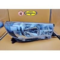 ราคา ไฟหน้า เสื้อไฟหน้า TOYOTA REVO โตโยต้า รีโว่ 2015 2017 รุ่นขั้วไฟหรี่ใหญ่ พร้อมมอเตอร์ปรับไฟ ตราเพชร ไดมอนด์ Diamond (22943294143)