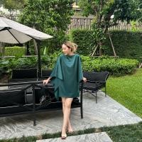 ราคา SLAY Monaco Dress Emerald Green เดรสทรงค้าวคาว (17160439555)