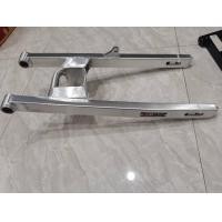 ราคา สวิงอาร์ม TENA เทน่า อลูมิเนียม ขนาดเท่าเดิมและขนาดยืด2นิ้ว สำหรับรถHONDA TENA ทรงกล่อง UPPER สีเงิน (22737882786)