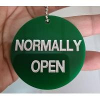 ราคา ราคาถูก แพ็ค 50 ชิ้น สลัก1ด้าน ป้ายแขวนวาล์ว ป้ายบอกสถานะวาล์ว ขนาด 5 cm ตัวอักษรคมชัด ทนทาน (23402235010)