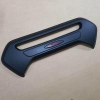 ราคา ครอบเปิดท้ายกลาง toyota revo ดำด้าน ใส่ปี 2015 2024 (20079167839)