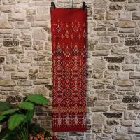 ราคา 148 ผ้าไหมแกมฝ้าย ผ้าทอทั้งผืน ลายแพรวาเชิงฉัตร สีแดง (22845267662)