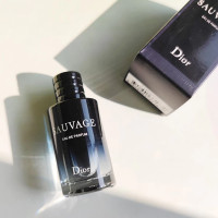 ราคา แท้ Dior Sauvage Eau De Toilette ซอวาจ EDT 10ml ขนาดพกพา แบบแต้ม น้ำหอมผู้ชาย Perfume ของแท้สินค้าพร้อมส่ง (23189900071)