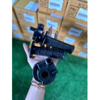 ราคา ปะกับเร่งKLX Kawasaki แท้เบิกศูนย์ ชุดประกับเร่งKLX 1ชุดมี3ชิ้น ปลอกแฮนซ้าย ยางกันฝุุ่นปลอกเร่ง ประกับเร่งแท้ แท้เบิกศูนย์ (20891427038)