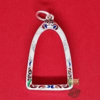 ราคา กรอบพระเงินแท้ 92 5 แกะลายพ่นทรายลงยาซุ้มสิงห์ งานมือ ขนาด ความสูง 3 3 ซม กว้าง 2 1 ซม (13683123000)