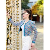 ราคา ผ้าไหมแกมฝ้าย เสื้อคลุม ผ้าไหมแกมฝ้าย สีฟ้า มีไซส์ (22308372937)