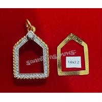 ราคา กรอบฝังเพชรแท้พับหลังเลี่ยมกันน้ำ เนื้อทองเหลืองนอกผสมเนื้อสตางค์ ชุบน้ำทองแท้18k ไม่ลอกไม่ดำ งานแกะมือทำมือทั้งใบ (16905246576)