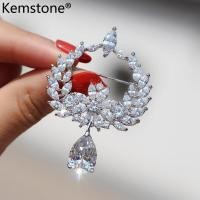 ราคา Kemstone ของขวัญเครื่องประดับหมุดเข็มกลัดสำหรับผู้หญิงเพทายดอกไม้สีขาวเกล็ดหิมะหรูหรา (1639880210)