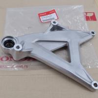 ราคา สวิงอาร์ม Click125i ปี2016 ตัวใหม่ แท้ศูนย์ฮอนด้า 52100 K59 A70 (13652970843)