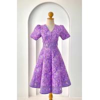 ราคา ส่งฟรี ชุดเดรสผ้าปาเต๊ะ คอวีแต่งกระดุม กระโปรงทรงย้วยต่อ 8 ชิ้น อัดกาวทั้วชุด เดรส เดรสลายดอกไม้ ผ้าปาเต๊ะ Dress (21433680898)