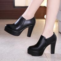 ราคา รองเท้าทํางานส้นสูงกันน้ํารองเท้าแพลตฟอร์มด้านล่างหนา หนัง รองเท้าปากลึกสําหรับผู้หญิง ฤดูใบไม้ร่วง ฤดูหนาว รองเท้าขนาดใหญ่ (11742808016)