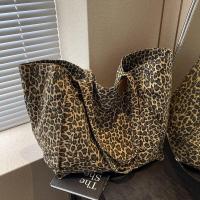 ราคา กระเป๋าผ้าแคนวาสพิมพ์ลายเสือดาวความจุขนาดใหญ่ ผู้หญิง กระเป๋าถือสไตล์พร็อพไหล่เดี่ยวกระเป๋าสากลกระเป๋าคลอดบุตร (22791422375)