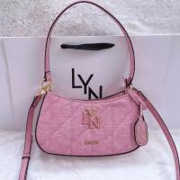 ราคา กระเป๋าถือ รุ่นตามหา lyn amour คลอใหม่ล่าสุด มี 5 สี อุปกรณ์พร้อมป้าย ถุงผ้า ต้องการรับถุงกระดาษ ให้เลือกตัวเลือกที่มีถุงกระดาษ สินค้าพร้อมส่งค่ะ (22967401498)