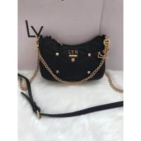 ราคา กระเป๋าสะพายข้าง Lyn outlet ทรงพรอช (10646261337)
