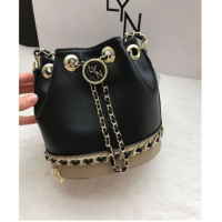ราคา กระเป๋าสะพาย LYN รุ่น ขนมจีบ แท้ Outlet สินค้าในไทย (9252639167)