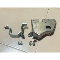 ราคา ขายึดฝาครอบเครื่อง Toyota Revo โตโยต้า รีโว่ ของแท้ มือสอง แถมน็อตยึด ขายแยกได้คับ (22919011674)