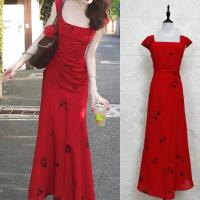 ราคา ชุดเดรสสีแดงฝรั่งเศสใหม่ กระโปรงสายเอี๊ยมลายดอกไม้ กระโปรงยาวหางปลาวันหยุดชายหาดฤดูร้อน คอสี่เหลี่ยม (22494907884)