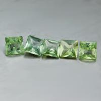 ราคา พลอยเขียวส่องจันทบุรี Green Sapphire พลอยมีไฟมีตำหนิหม่าธรรมชาติไม่มีรอยแตกร้าว น้ำหนัก 0 59 กะรัต พลอยแท้ บ่อบางกะจะ จ จันทบุรี (13351442892)