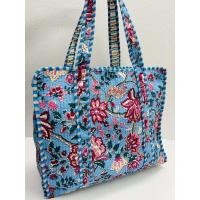 ราคา กระเป๋าอินเดียใบใหญ่ Indian Quilted Soft Handblock Tote Bag Timeless Wardrobe Staple (22879056549)