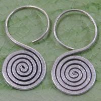 ราคา Coil beautiful exotic earrings pure silver Thai Karen hill tribe ม้วน ม้วน สวยงามไทยตำหูเงินกระเหรี่ยงทำจากมือชาวเขางานฝีมือสวยของฝากที่มีคุณค่าของฝากถูกใจน่ารัก (15924881413)