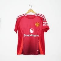 ราคา เสื้อฟุตบอล แมนยู เหย้า สีแดง แฟนบอล แมนยู เหย้า Home 2024 25 AAA โลโกเปัก (22520591019)
