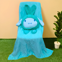 ราคา ราคาถูกที่สุด ตุ๊กตาผ้าห่ม 3in1 รุ่นมีสายสะพาย ขนาด 100x150ซม สามารถใช้เป็นหมอนได้ ผ้าห่มนาโนนิ่ม ไม่บาดผิว (21410230934)