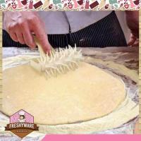 ราคา อุปกรณ์ทำพิซซ่า ลูกกลิ้งจิ้มแป้งพาย ป้องกัน แป้งพอง ลูกกลิ้งทำลวดลายแป้งพาย แป้งพิซซ่า แบบหนาม Roller Dough Docker Helps Cook Thin Crust Pizza Uniformly Prevents Dough From Blistering (440469273)