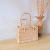 ราคา กระเป๋าสานทรงกล่อง แบบถือ งานจริงสวยมาก (22592934684)
