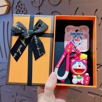ราคา แท้ Dora A Dream Hello Kitty รถพวงกุญแจจี้ ผู้หญิง เรียบหรู 2023 ใหม่เครื่อง Cat กระเป๋าแขวนตกแต่ง (21068057768)