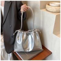 ราคา กระเป๋าสะพายไหล่เชือกรูดปิด GC 105 งานหนังสังเคราะห์ ซับผ้าไนล่อน แข็งแรงทนทาน ใช้งานง่าย ดีไซน์สวย (23271573216)
