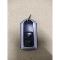 ราคา กรอบรีโมทกุญแจ toyota wish ไม่มีวงจร แท้มือสอง (19161480025)