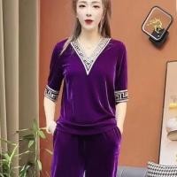 ราคา เสื้อยืดผ้ากำมะหยี่สีทองขนาดใหญ่ของผู้หญิงเสื้อยืดแบบบางหลวมแขนสั้นคอวีชุดชั้นในแฟชั่นใหม่สำหรับฤดูใบไม้ผลิและฤดูใบไม้ร่วง (20590982649)