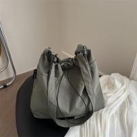 ราคา BAGSMART กระเป๋าสะพายข้างผ้าร่มสีพื้น ด้านหน้ามี2ช่องใส่ของ (23211070263)