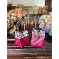 ราคา กระเป๋ากระจูด กระเป๋าสาน กระเป๋าถือ กระเป๋าออกงาน กระเป๋า จับจีบแต่งผ้าไหมแท้ สวยระเอียด (21758132011)