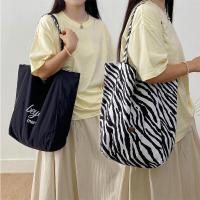 ราคา กระเป๋าผ้าใบลายม้าลายมังกรสองด้าน ความจุขนาดใหญ่ กระเป๋าถือแบบลำลอง กระเป๋าถือแบบสะพายไหล่ข้างเดียว กระเป๋าใส่ของใช้สำหรับเดินทาง (23147247887)