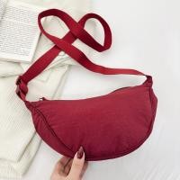 ราคา กระเป๋าสะพายข้างผ้าไนลอนสีลูกกวาดสำหรับผู้หญิง กระเป๋าสะพายข้างแบบมินิ กระเป๋าใต้วงแขน กระเป๋าสะพายข้างแบบสะพายข้างลำลอง กระเป๋าหนังสีน้ำตาลอ่อน ฤดูใบไม้ร่วง 2024 (23147488732)