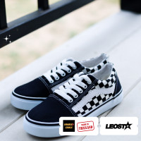 ราคา ส่งจากไทย PandoE8 หมากรุกดำ รองเท้าผ้าใบแฟชั้น ทรงแวน ผ้าหน้า ใส่ทน ใส่สบาย จัดส่งไว (21609298904)