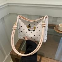 ราคา กระเป๋าสะพายข้างทรงถ้วยสุดเก๋สำหรับผู้หญิง กระเป๋าสะพายไหล่แบบพกพา ดีไซน์สุนัขหมากรูปแฮมเบอร์เกอร์ กระเป๋าสะพายข้างสไตล์ใหม่ปี 2024 กระเป๋าสะพายข้างแบบนิ่ม (23224993048)