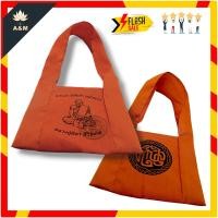 ราคา ย่ามหลวงปู่มหาศิลา สิริจันโท ย่ามหมั่นหา หมั่นทำ หมั่นทาน ฟรีธนบัตรขวัญถุง ย่ามไว้ใส่ตลับพระ ใส่วัตถุมงคลแขวนหน้ารถหรือร้านค้า นำโชคลาภ (22381979726)