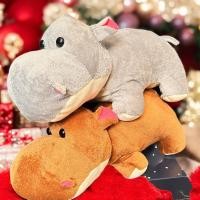 ราคา พร้อมส่ง หมอนตุ๊กตาพิมพ์ลาย หมอนหมูเด้ง 45CM ฮิปโปแคระ ชมรมคนรักหมูเด้ง (23263271456)