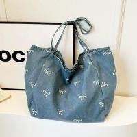 ราคา bangkokshop B2247 กระเป๋าผ้าสะพายไหล่ ยีนส์ลายโบว์ ใบใหญ่ใส่หนังสือได้ ไม่แถมโบว์ (23175396696)