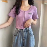ราคา FASHIONJEANS เสื้อยืดครอปไหมพรม คอกแขนสั้น ซิปหน้า ผ้าร่อง แต้งโลโก้ 5สี สไตล์เกาหลี K44 (19076811976)