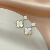 ราคา 2022ใหม่ขนาดโคลเวอร์สี่ใบต่างหูสีขาวไมโครฝังเพทายทองแท้ชุบทอง14K ต่างหูทองขายส่ง (23232812559)